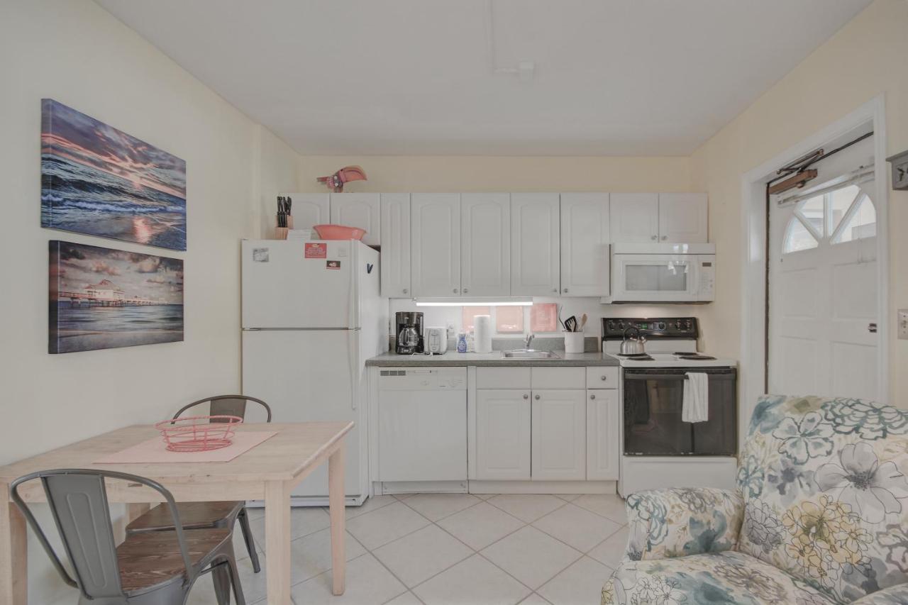 Five Palms Vacation Rentals- Daily - Weekly - Monthly เคลียร์วอเตอร์บีช ภายนอก รูปภาพ