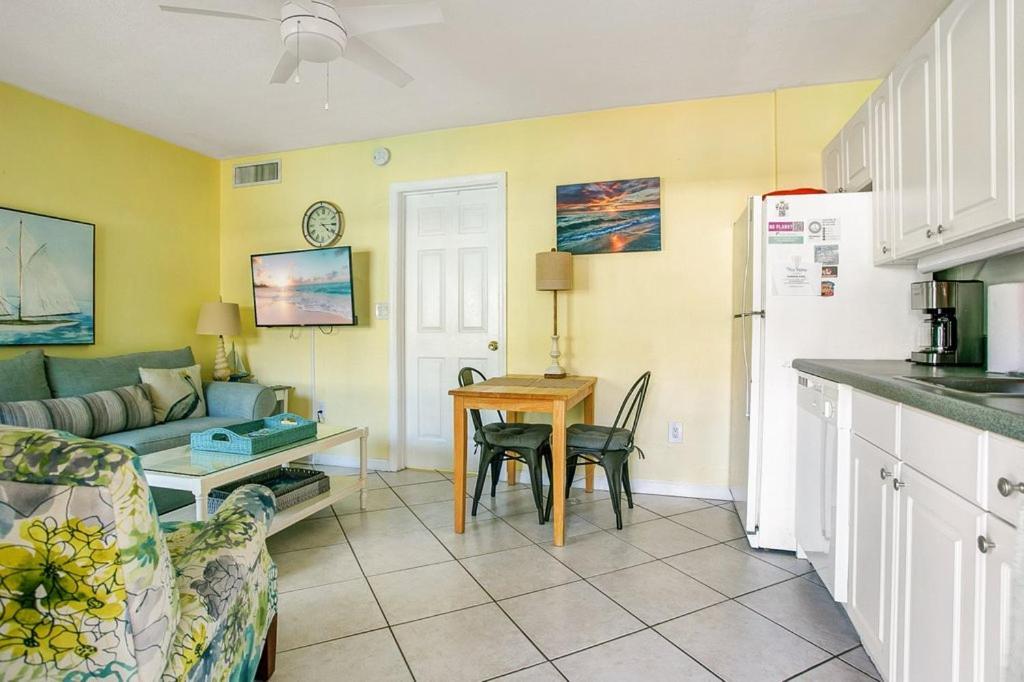 Five Palms Vacation Rentals- Daily - Weekly - Monthly เคลียร์วอเตอร์บีช ภายนอก รูปภาพ