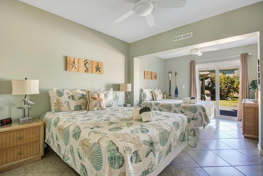 Five Palms Vacation Rentals- Daily - Weekly - Monthly เคลียร์วอเตอร์บีช ภายนอก รูปภาพ