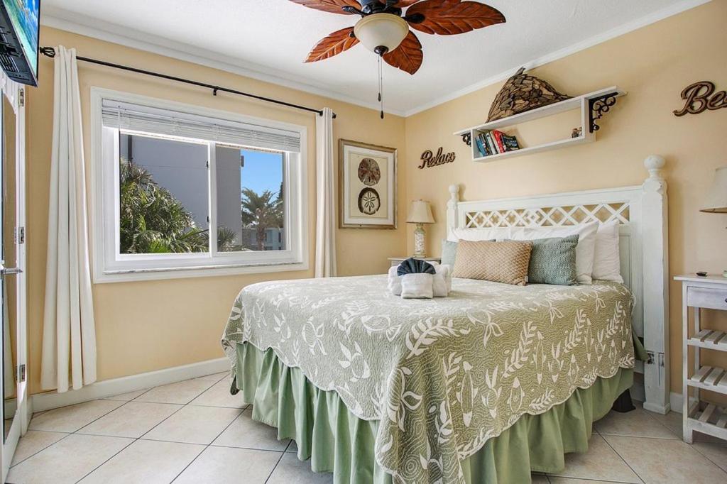Five Palms Vacation Rentals- Daily - Weekly - Monthly เคลียร์วอเตอร์บีช ภายนอก รูปภาพ