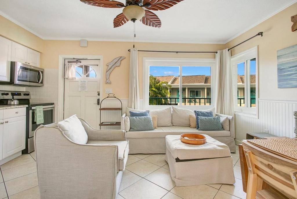 Five Palms Vacation Rentals- Daily - Weekly - Monthly เคลียร์วอเตอร์บีช ภายนอก รูปภาพ